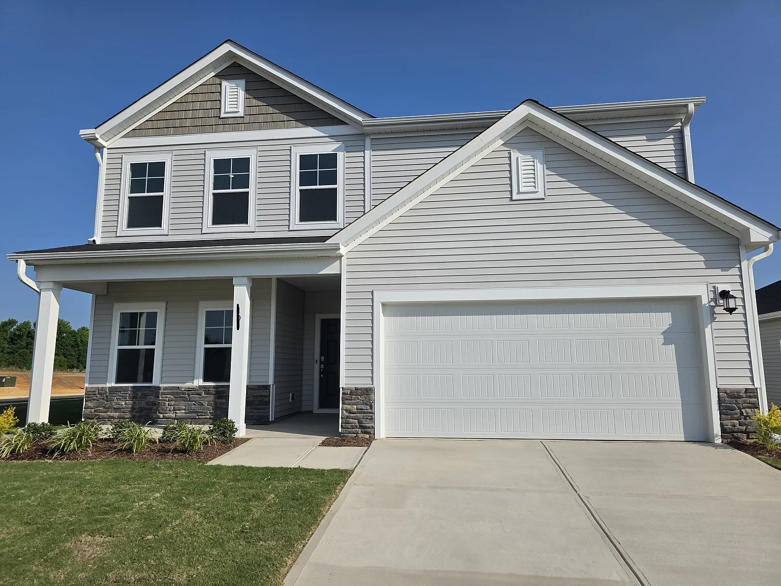 4 bed, 2.5 bath, 2475 sqft, $2,145 — Photo 1