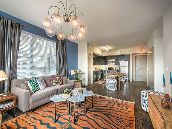 2nd image of 750 Fort Worth Ave APT 343