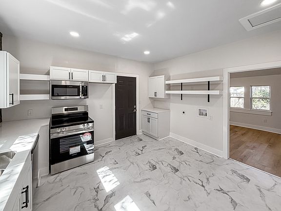 3rd image of 605 S Alleghany St