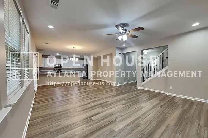 3 bed, 2.5 bath, 2041 sqft, $2,000 — Photo 4