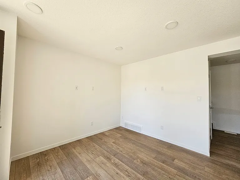 19440 22nd Ave NW — Photo 15