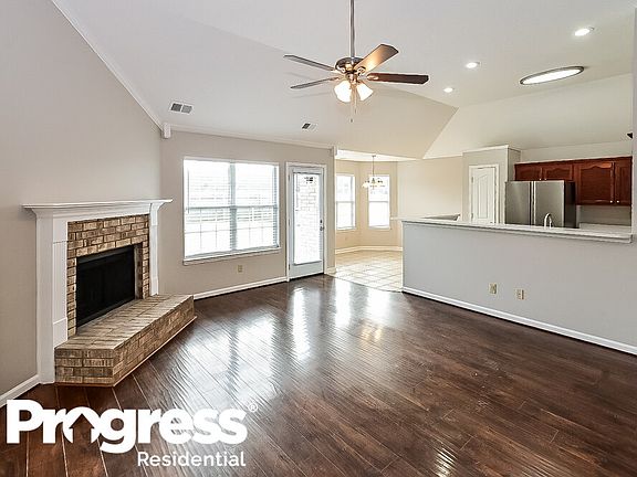 4th image of 4089 Louden Dr