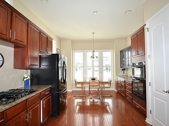5th image of 14 Hartshorne Way #14