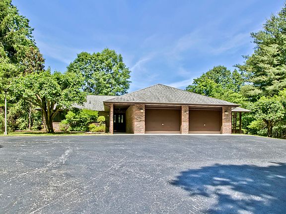 2nd image of 1219 River Bend Dr
