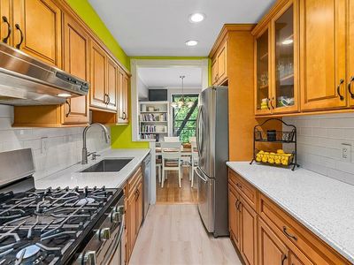 8440 153rd Ave APT 3M, Queens, NY, 11414