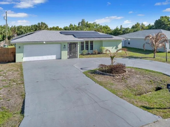879 SE Carnival Avenue, Port St Lucie, FL 34983