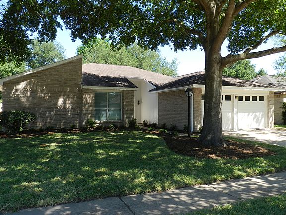 2nd image of 2618 Hollymist Dr