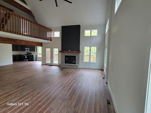 4th image of 1685 Treetop Ln