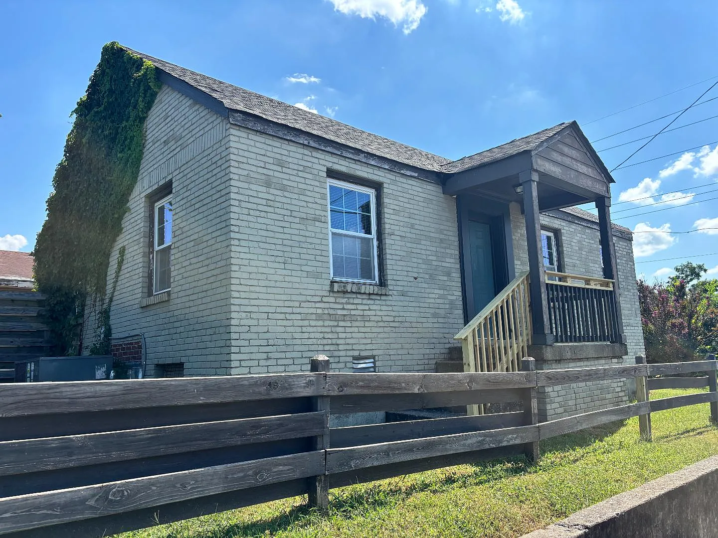 817 Ramsey — Photo 2