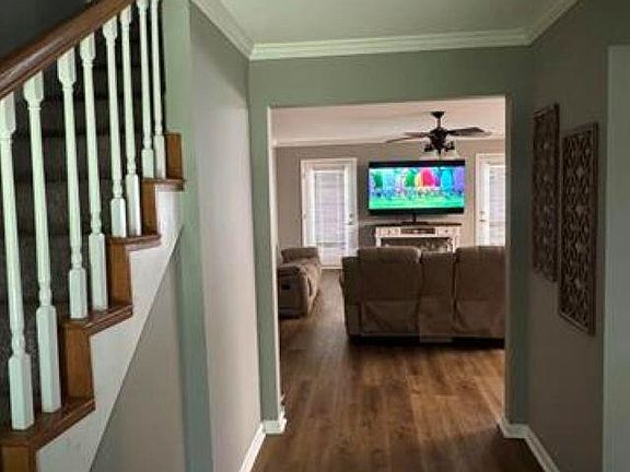 2nd image of 608 Elm Cir SW