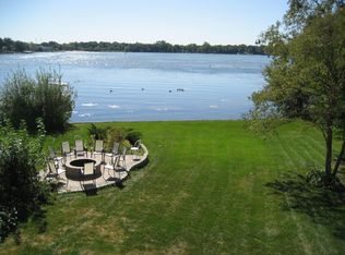 202 Sunset Ln, Mundelein, IL 60060