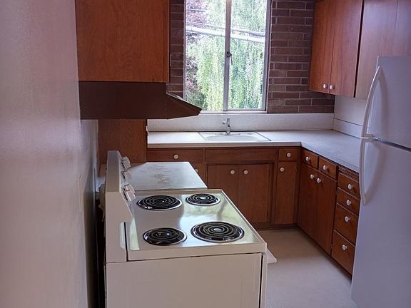 4th image of 3311 NE 65th St #201