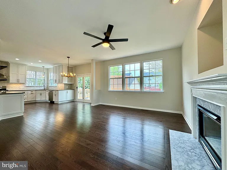 12434 Iona Sound Dr — Photo 8
