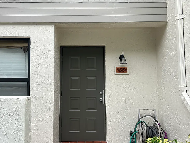 9884 NW 15th St — Photo 3