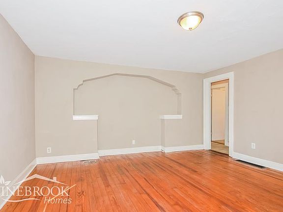 4th image of 8149 Allen Ave