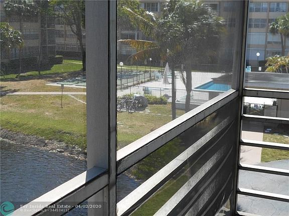 5th image of 2751 Taft St APT 310