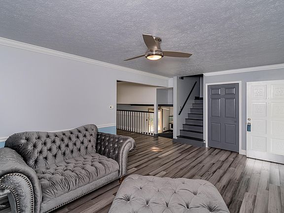 5th image of 7907 Gainsborough Ct