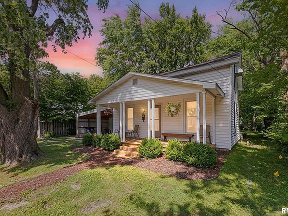 2nd image of 416 S Maple St