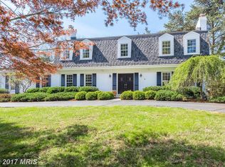 9923 Phoenix Ln, Great Falls, VA 22066