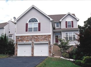 69 Winding Hill Dr, Hackettstown, NJ 07840