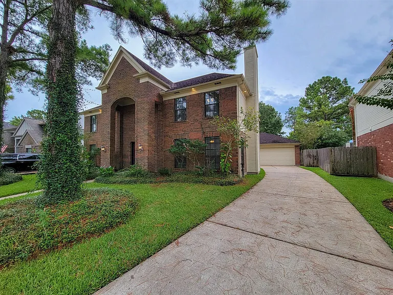 17207 Meadow Heights Dr — Photo 2