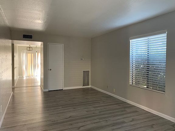 4th image of 539 E Ridgecrest Blvd