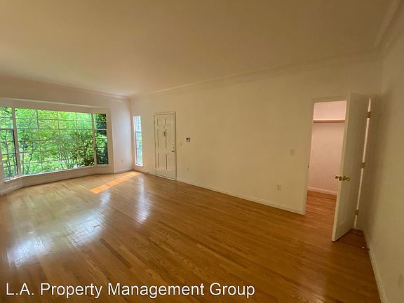 5th image of 1445 N Hayworth Ave