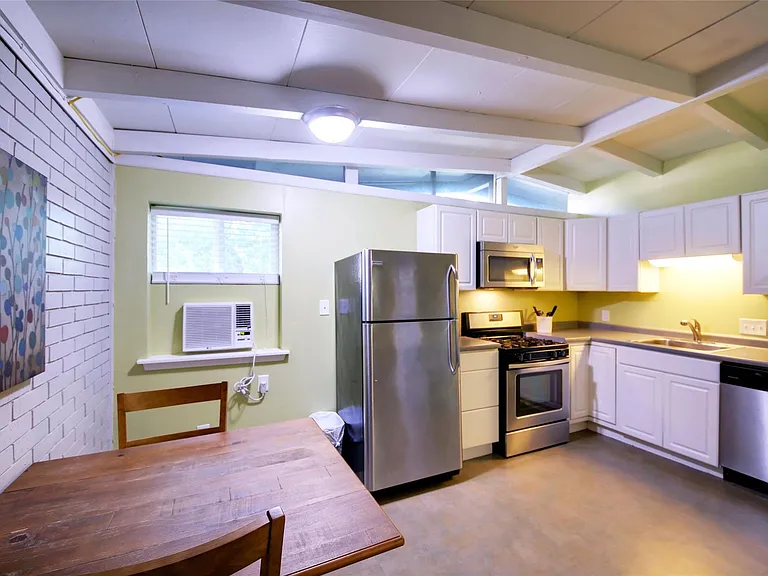 2325 Newfield Ln #A — Photo 10