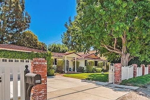 3rd image of 5344 Woodlake Ave