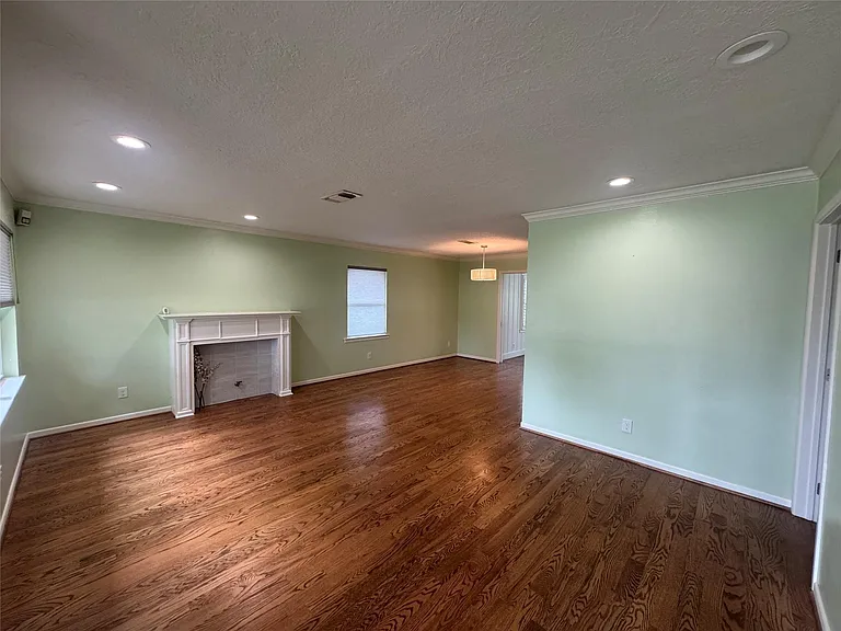 4022 Drummond St — Photo 7
