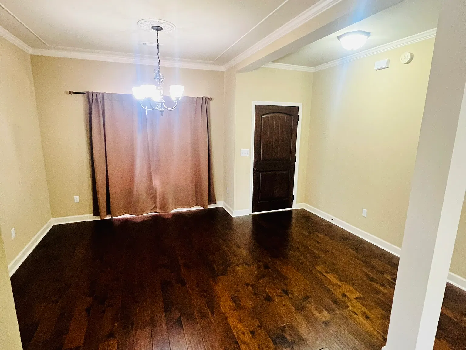 4 bed, 2550 sqft, $2,500 — Photo 3