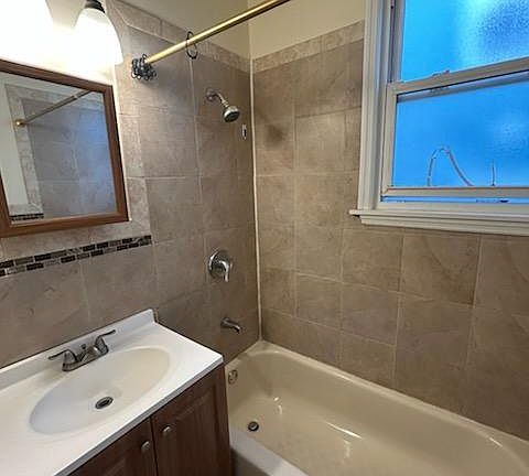 4th image of 43 Norwood Ave Floor 1