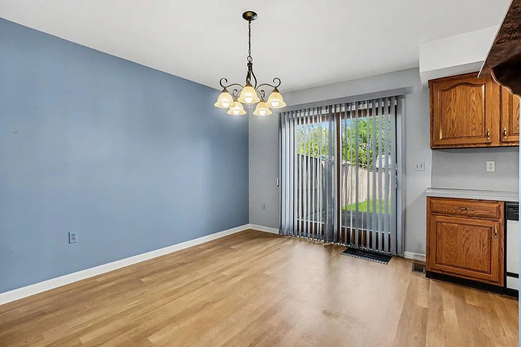 99 Lee Ann Ct — Photo 4