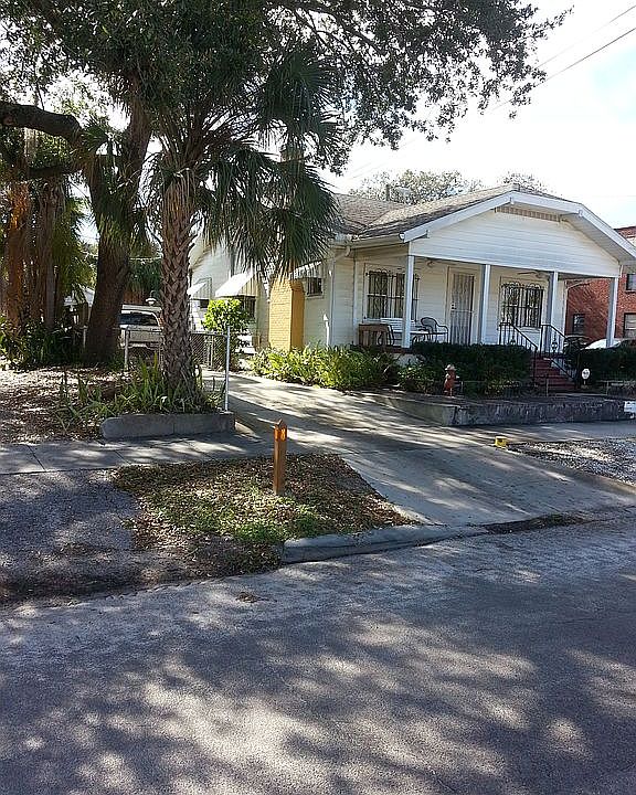 2nd image of 2304 W North B St