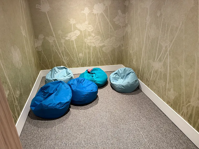 15 Maryport Ave #109 — Photo 43