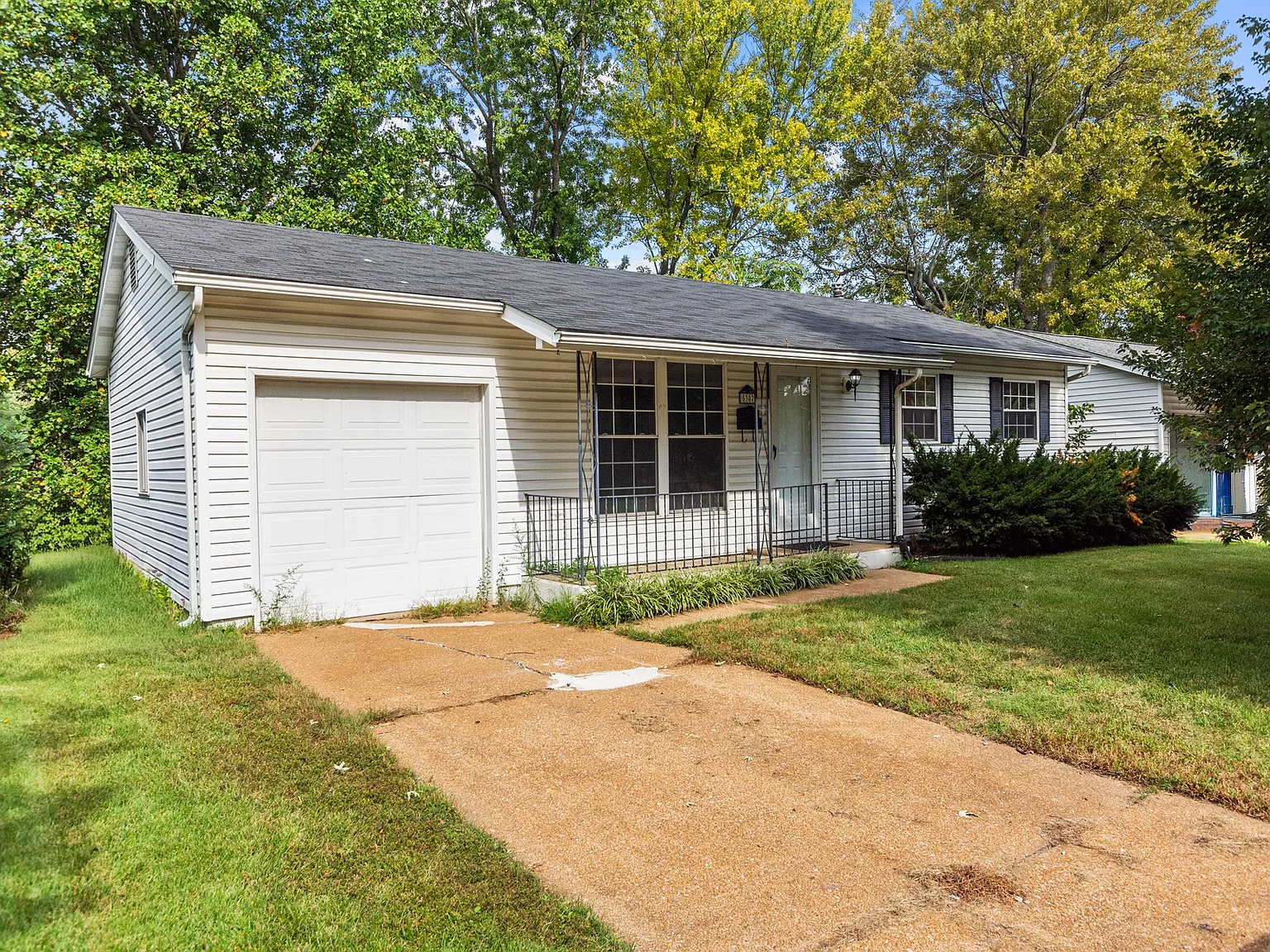 3 bed, 912 sqft, $1,675 — Photo 2