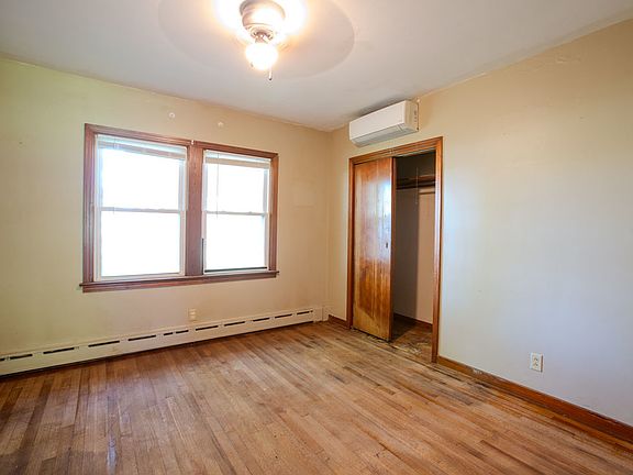 3rd image of 615 Grant St