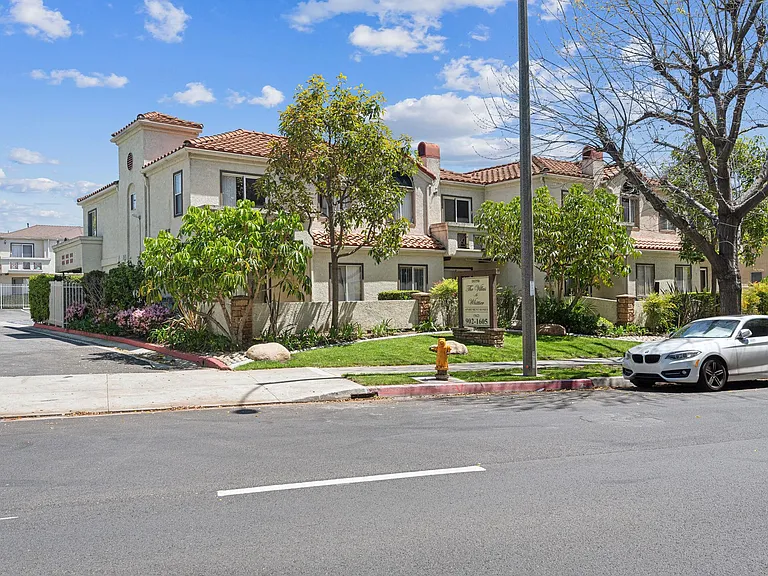 Villas at Whittier — Photo 5