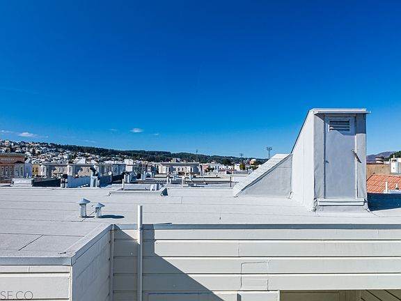 5th image of 3101 Gough St APT 306