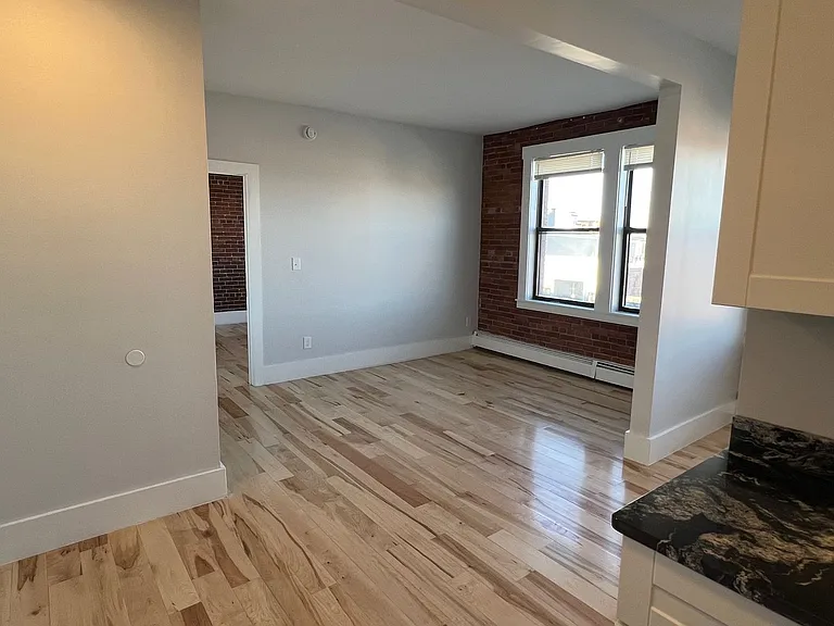 105 Main St — Photo 10