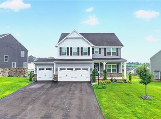 1057 Wedgewood Dr, Jeannette, PA 15644