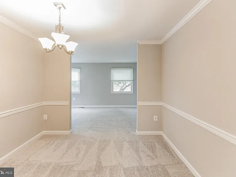5335 Lake Cove Ct — Photo 6