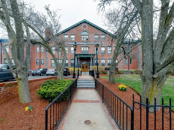 94 Newbury Ave APT 201, Quincy, MA 02171