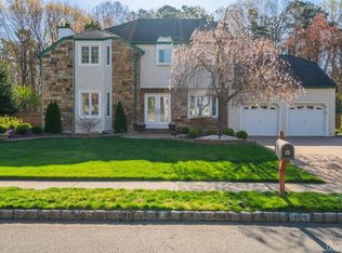 15 Willow Dr, Old Bridge, NJ 08857