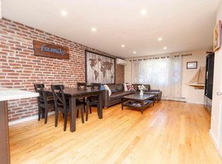 25-40 14th St #1, Astoria, NY 11102