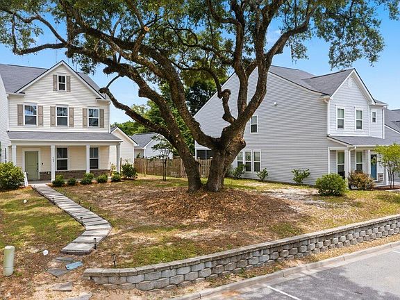 5th image of 489 Spring Hollow Dr