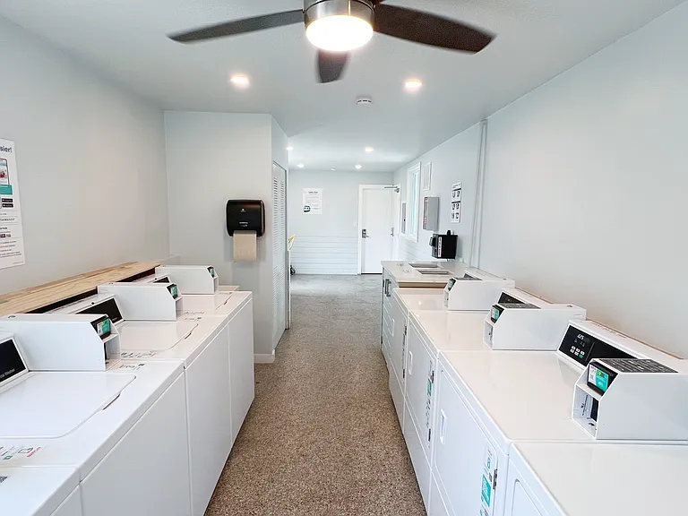 Otis Terrace Apartments — Photo 7