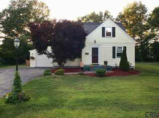 95 Skyway Dr, Glenville, NY 12302