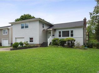 500 Linda Dr, East Meadow, NY 11554