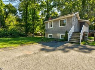 17 Bucknell Way, Hopatcong, NJ 07843